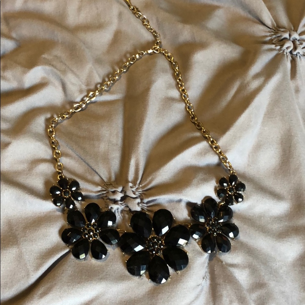 Black flower necklace